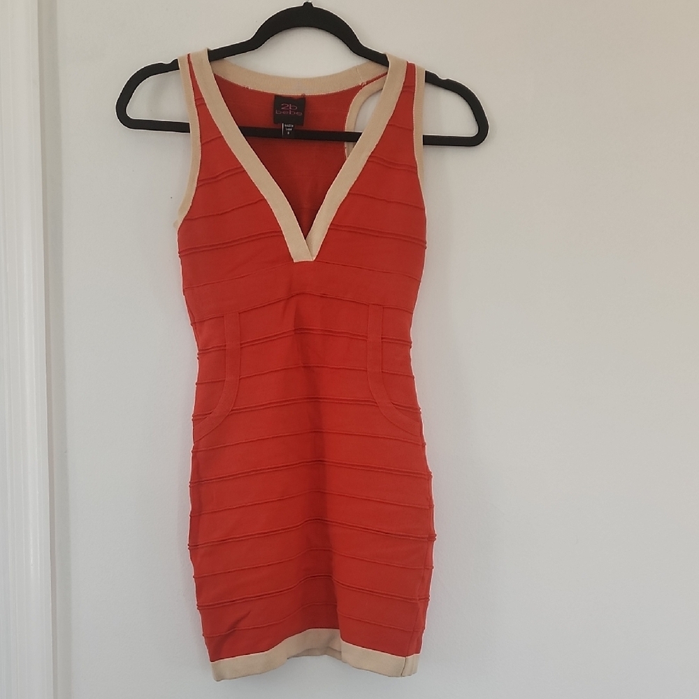 Elegant Red and Cream Sleeveless Dress